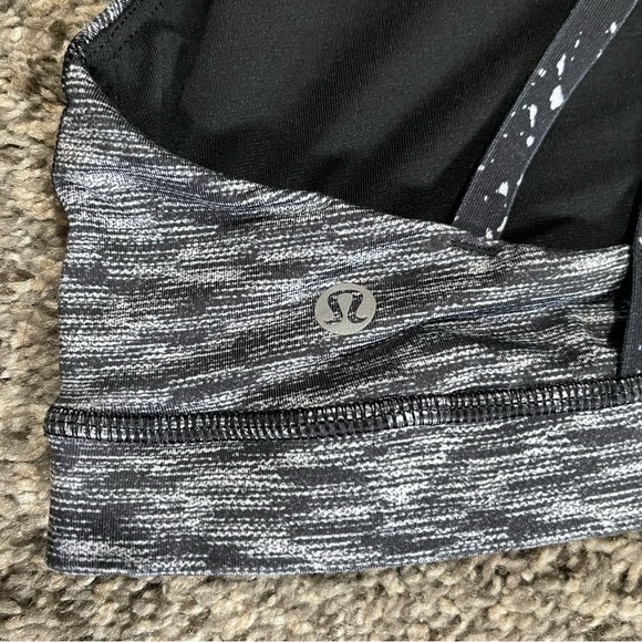Lululemon Energy Bra Size 4 - Picture 5 of 6